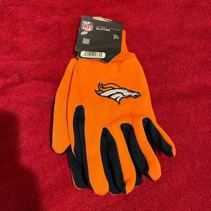 McArthur Towel+Sports NFL Denver Bronco’s Sports Utility Gloves